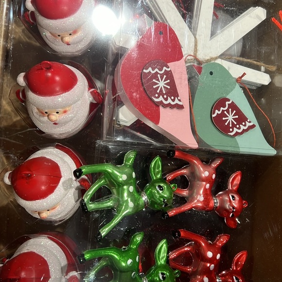 Martha Stewart 100 Piece Ornament Set Deer Birds Santa Lighted Star Tree Skirt - Picture 7 of 11